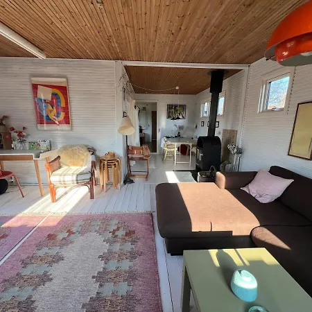 Holiday home House With Lovely Garden And Close To Water With Shelter